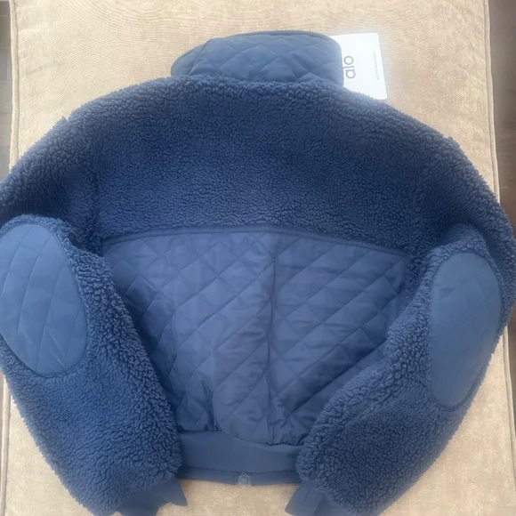 Alo Sherpa Edge Bomber Jacket - Picture 2 of 6